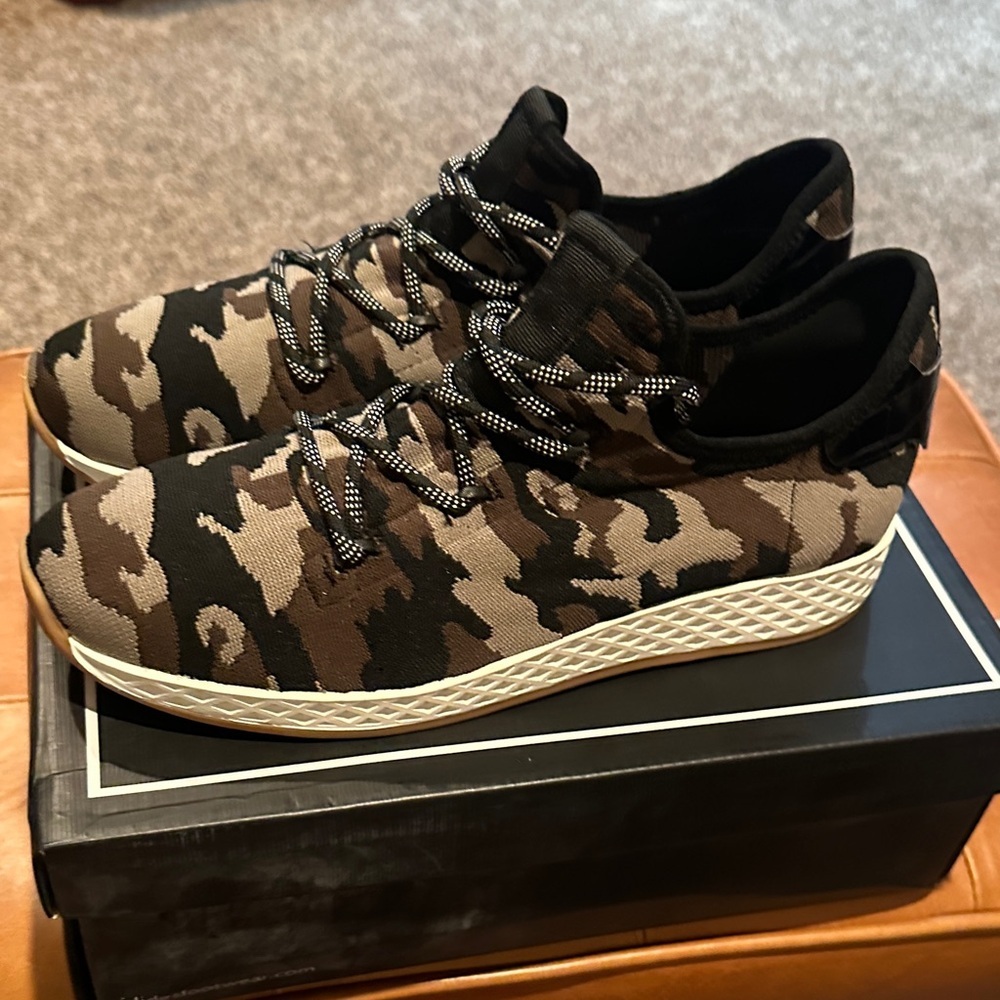 J/Slides Women's Camouflage Athletic Sneakers